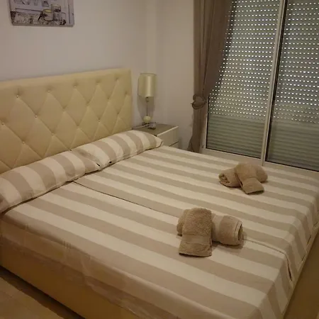 Apartment Golden 2